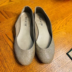 Gold Glittery Women’s Flats